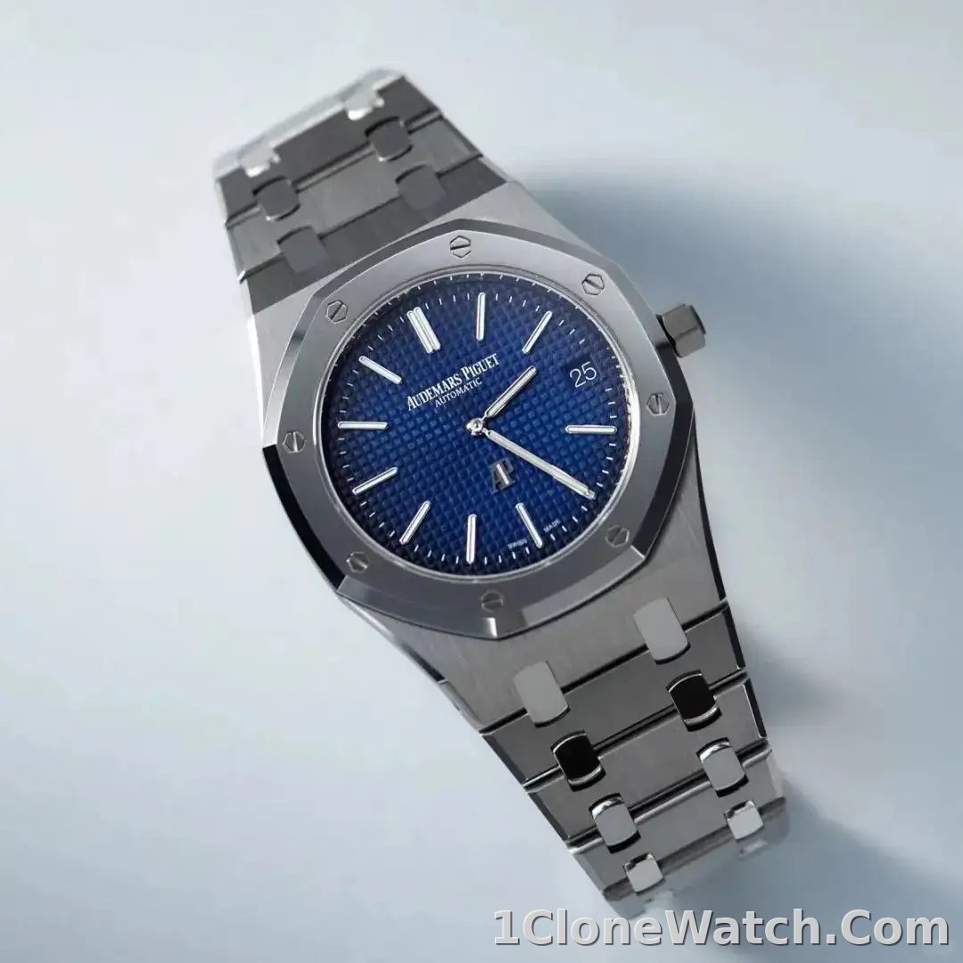 Audemars Piguet Royal Oak Jumbo Extra-Thin Blue 15202IP.OO.1240IP.01 - detail