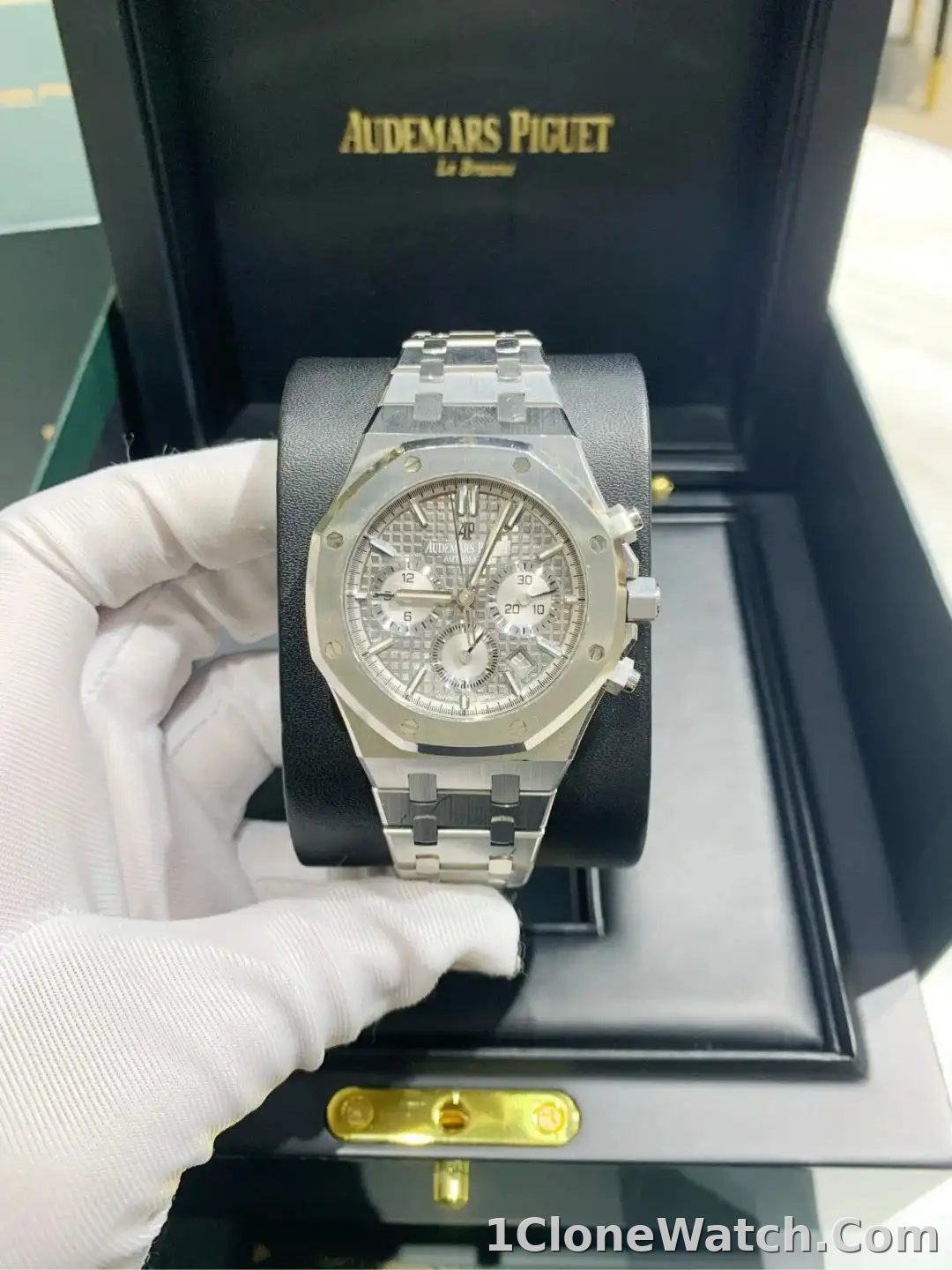 Audemars Piguet Royal Oak Offshore Selfwinding Chronograph Gray 26315ST.OO.1256ST.02 - detail