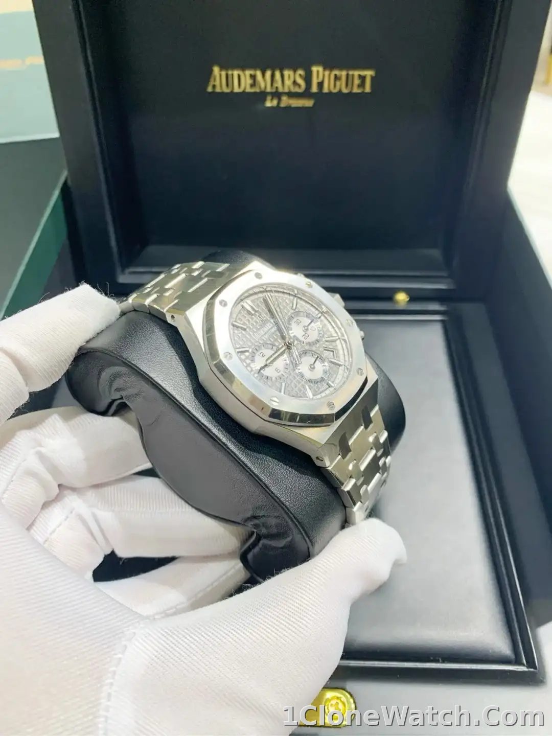 Audemars Piguet Royal Oak Offshore Selfwinding Chronograph Gray 26315ST.OO.1256ST.02 - detail