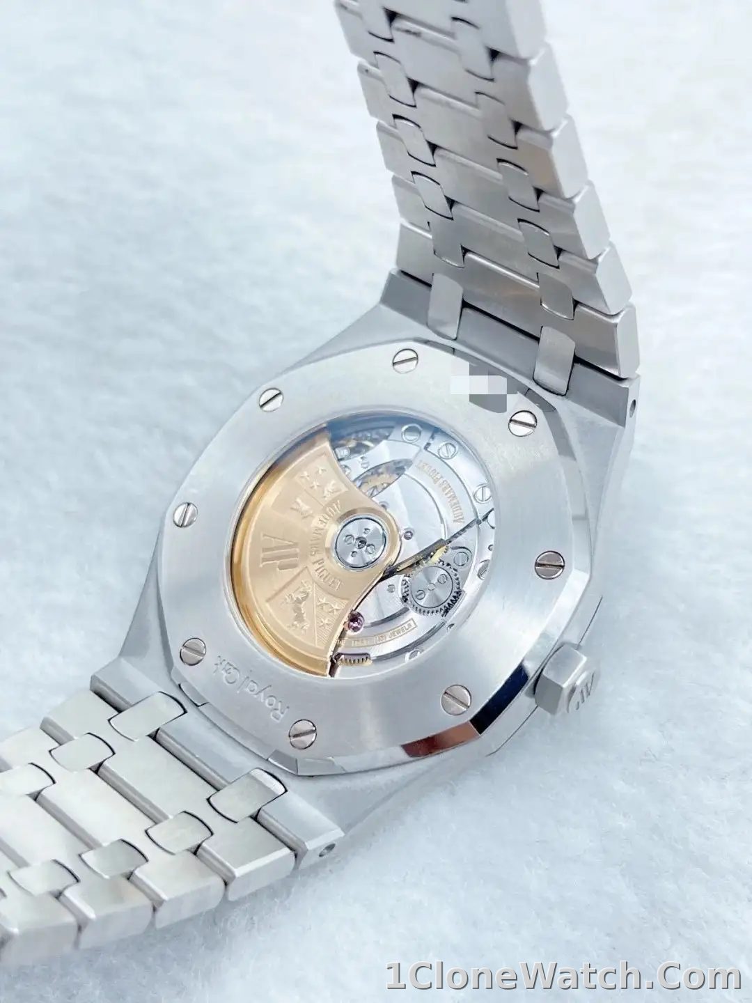 Audemars Piguet Royal Oak Selfwinding Blue 15400ST.OO.1220ST.03 - detail