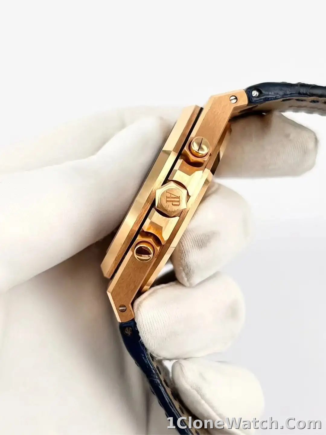 Audemars Piguet Royal Oak Selfwinding Chronograph Blue 26331OR.OO.D315CR.01 - detail