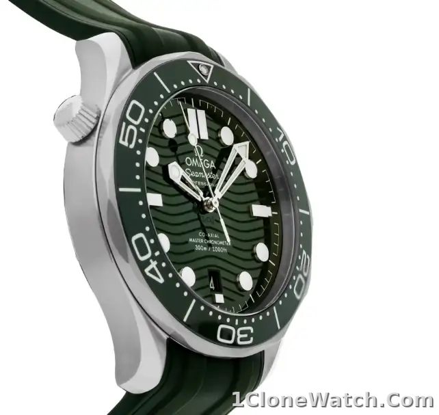 Omega Seamaster Men Automatic Green Rubber Watch O21032422010001 - detail