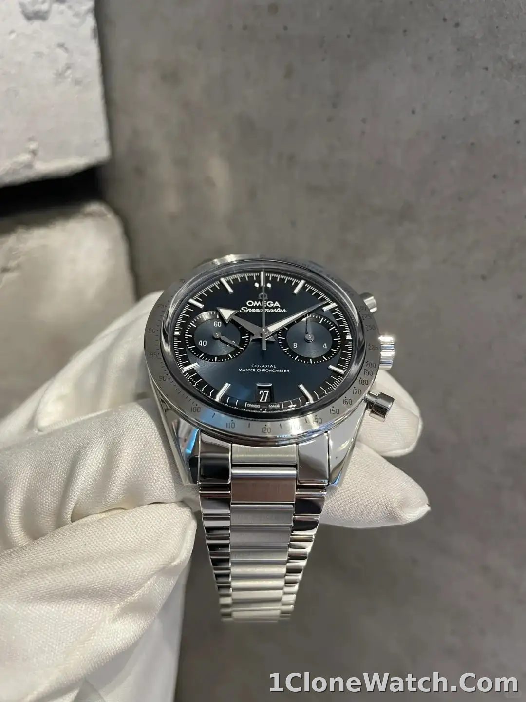 Omega Speedmaster Men Automatic Blue Stainless Steel Watch O33210415103001 - detail