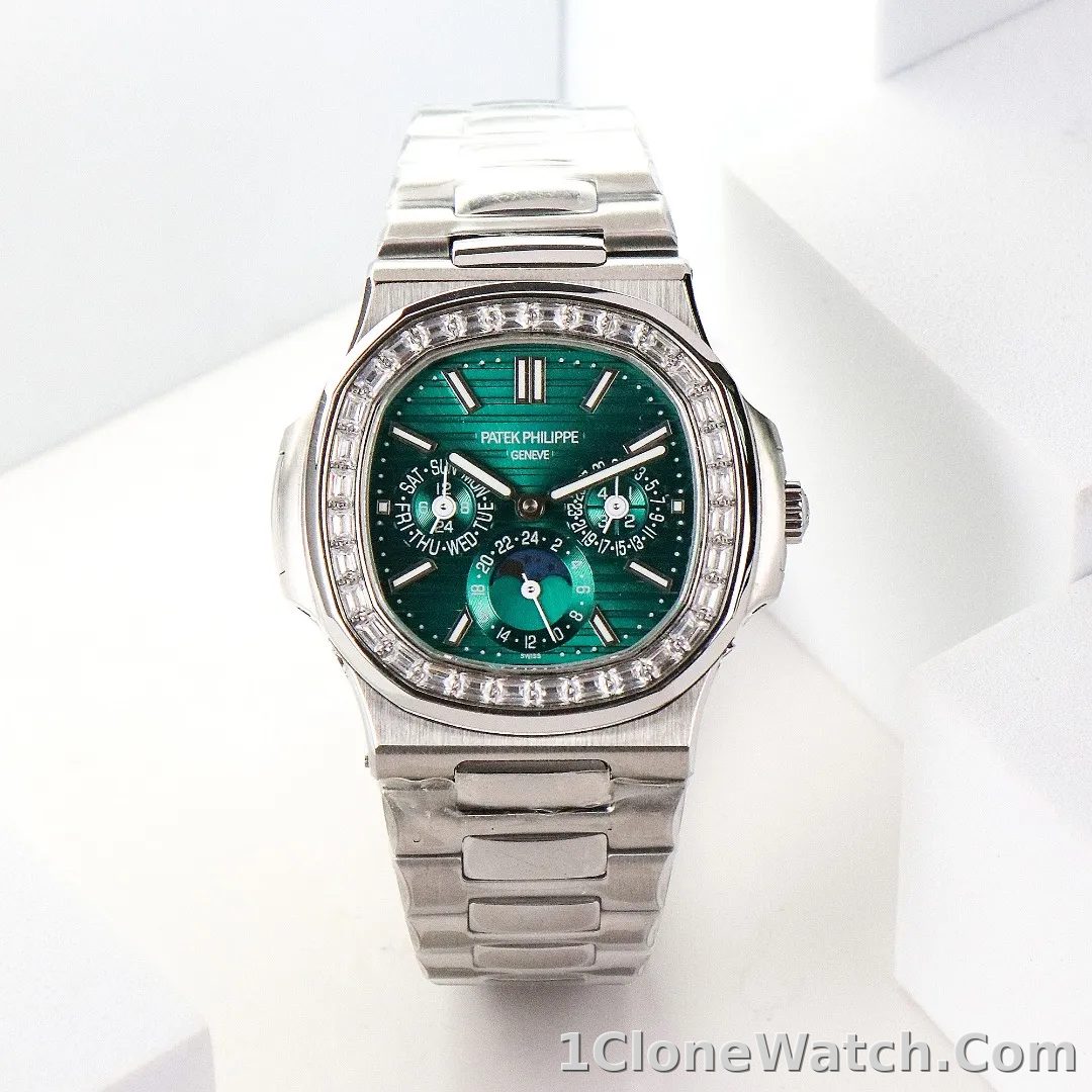 Patek Philippe Nautilus Green Perpetual Calendar - detail