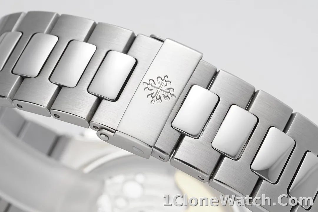 Patek Philippe 5980 Silver Chronograph Watch - detail