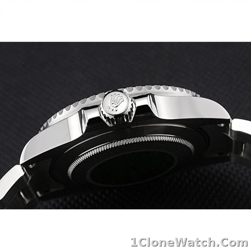 Rolex Submariner 40mm Blue Dial 622638 - detail
