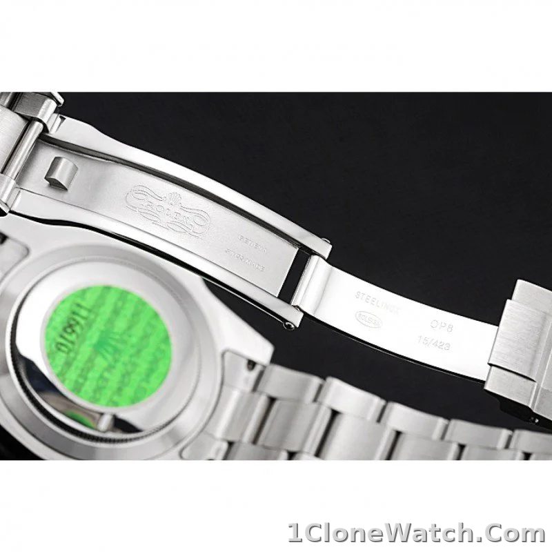 Rolex Submariner 40mm Blue Dial 622638 - detail