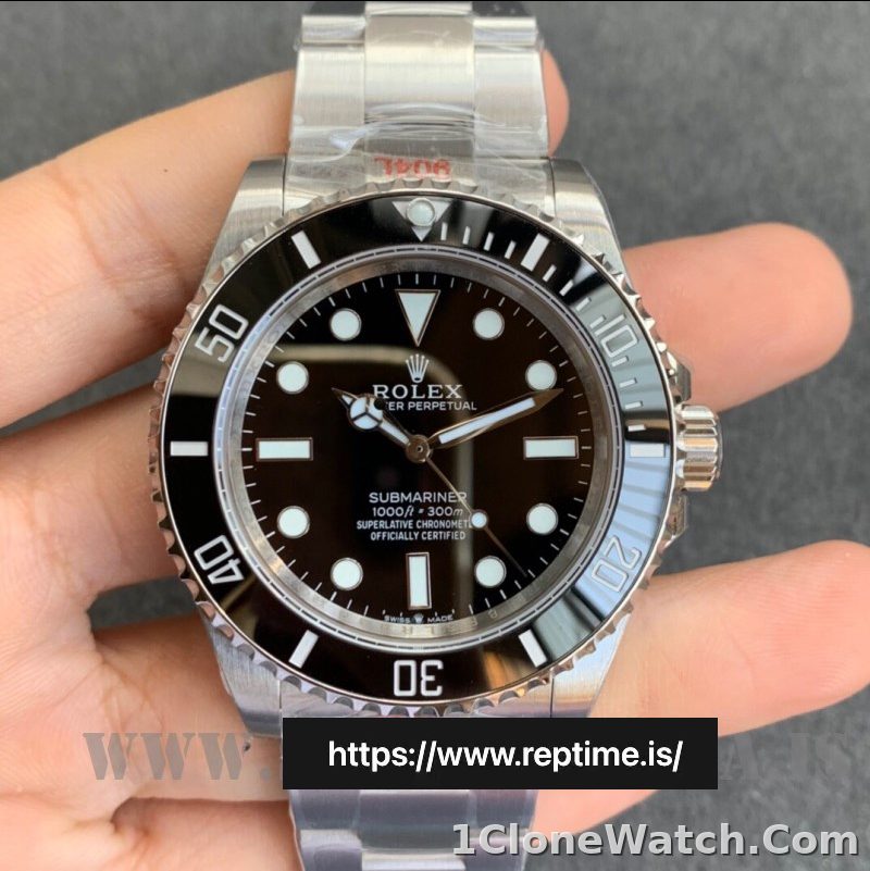 Rolex Submariner 124060 Men Automatic 41MM - detail