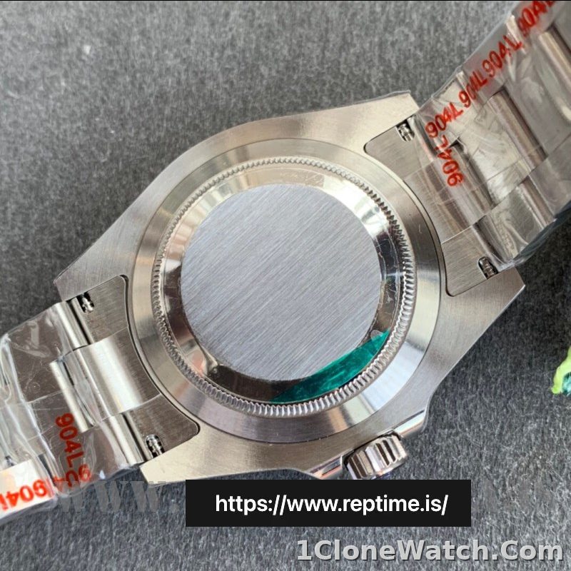 Rolex Submariner 124060 Men Automatic 41MM - detail