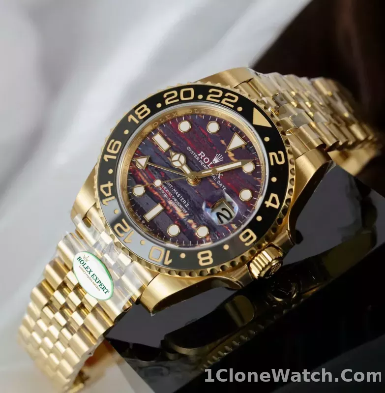 Superclone Rolex GMT-Master II 40 mm 126718GRNR Tiger Iron Dial - detail