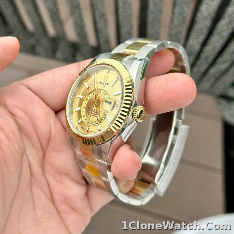 Superclone Rolex Sky-Dweller 42 mm Champagne Dial 336933 - detail