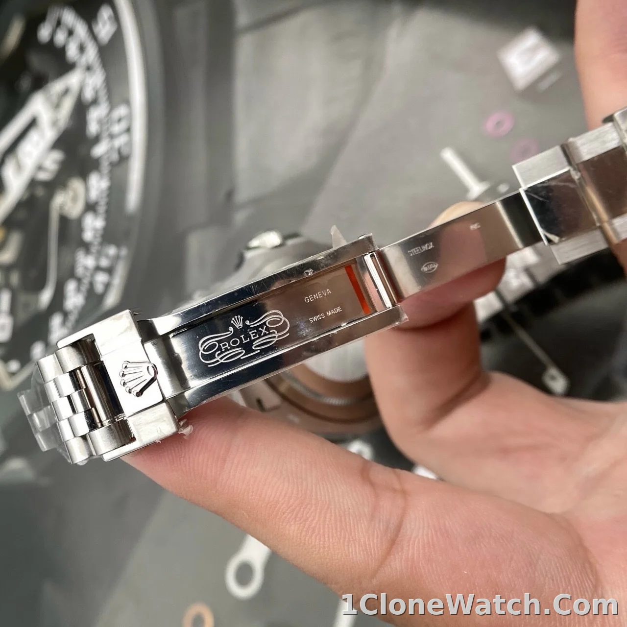 Superclone Rolex GMT-Master II 40mm 126710BLRO  Pepsi  Jubilee - detail