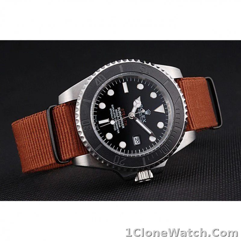 Rolex Submariner 41mm Black Dial 621387 - detail