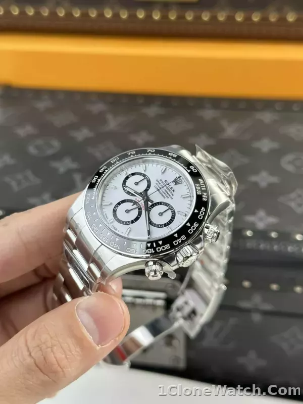 Superclone Rolex Daytona  Panda  40 mm White Dial 126500LN - detail