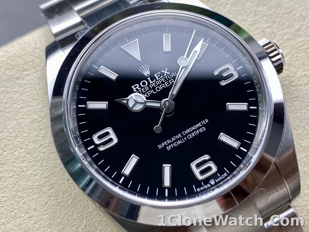 Superclone Rolex Explorer 40 mm Black Dial 224270 - detail