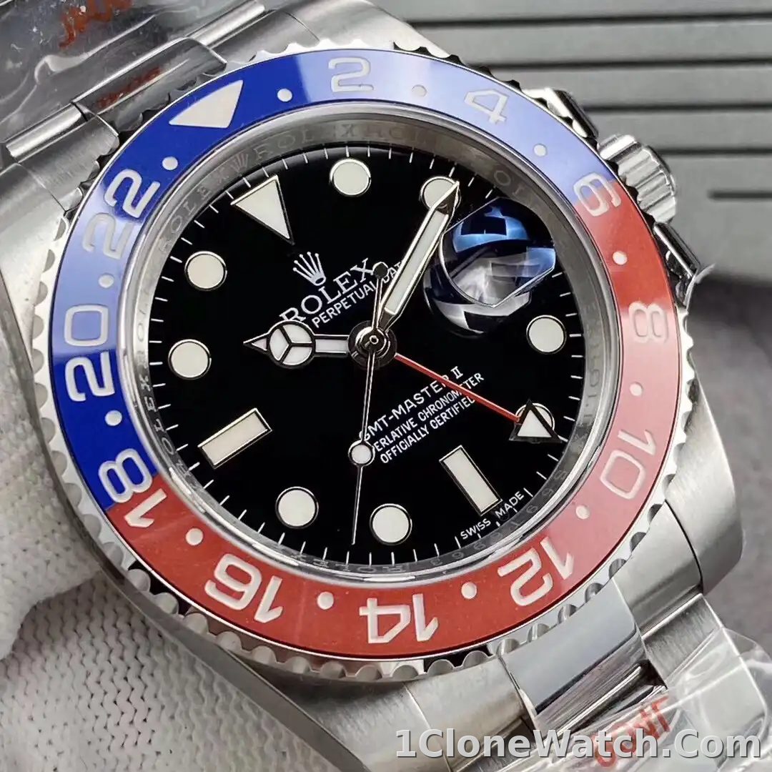 Rolex GMT-Master II 40mm 126710BLRO  Pepsi  Oyster - detail