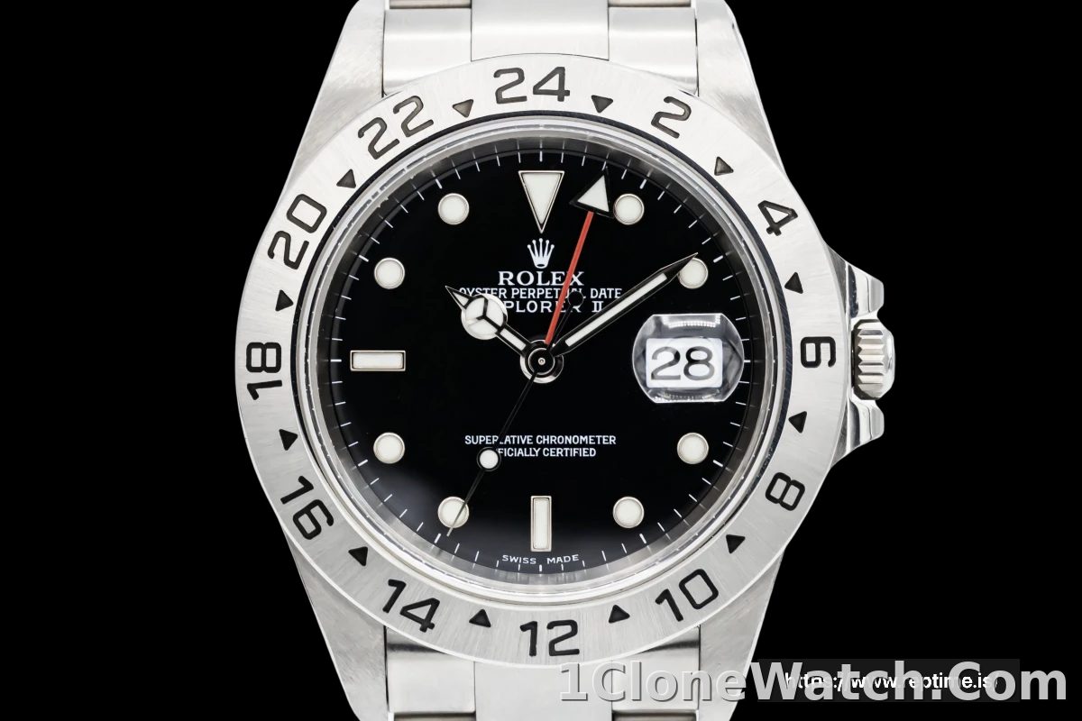 Rolex Explorer II Automatic Black 16570 40MM - detail