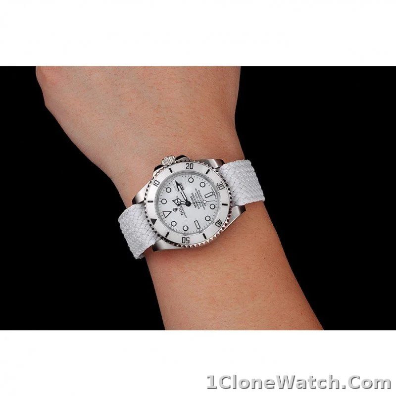 Rolex Submariner 41mm White Dial 1453867 - detail