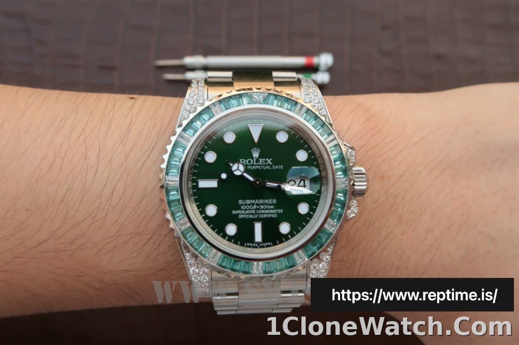 Rolex Submariner 116610 Men Automatic 40MM - detail