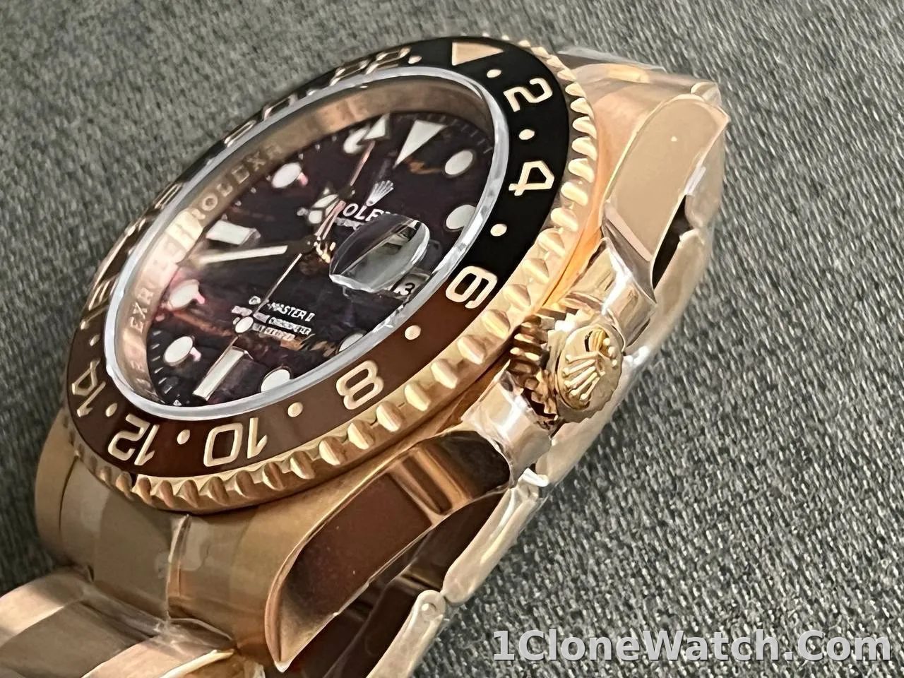 Superclone Rolex GMT-Master II 40 mm 126715CHNR Tiger Iron Dial - detail