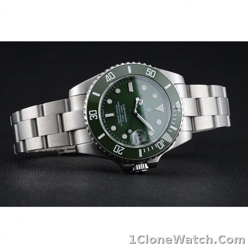 Rolex Submariner 41mm Green Dial 1454151 - detail