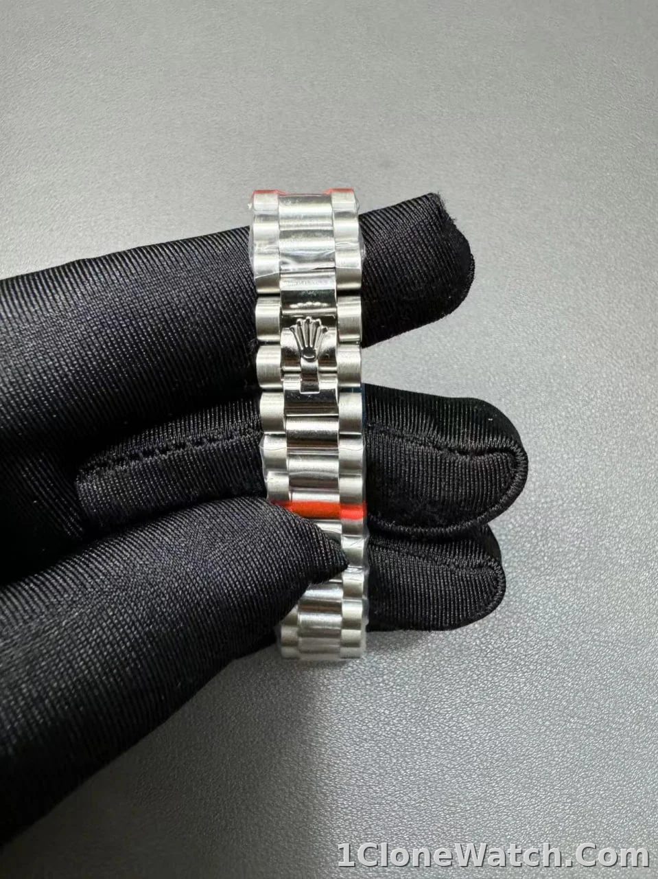 Rolex Datejust 31mm Pink set with diamonds Dial 278384RBR - detail