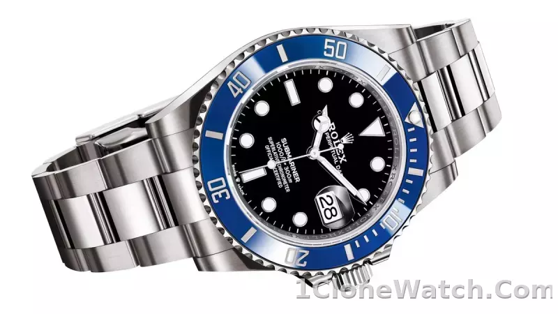 Rolex Submariner 41mm Black Dial 126619LB - detail
