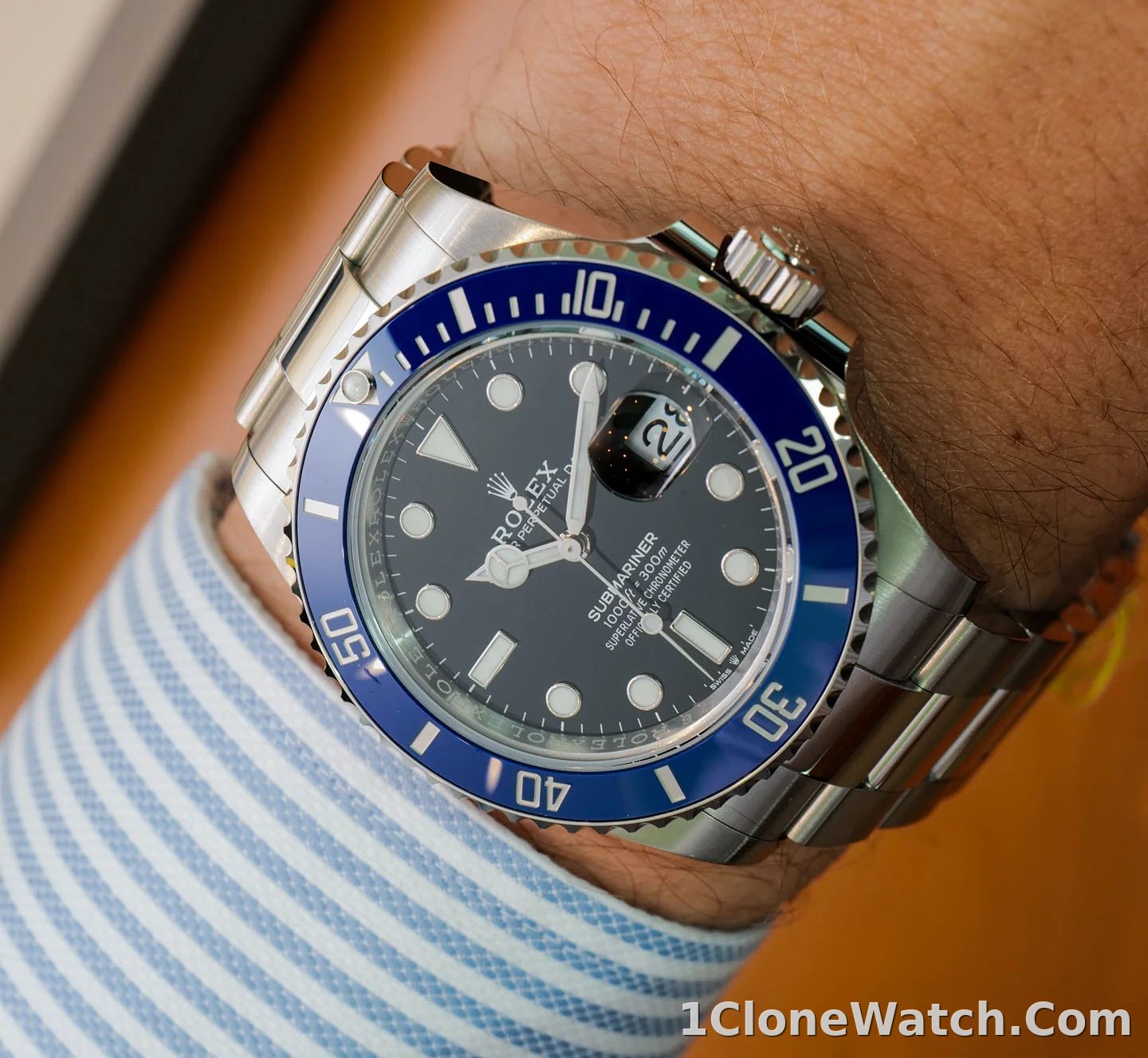 Superclone Rolex Submariner  Cookie Monster  41mm Black Dial 126619LB - detail