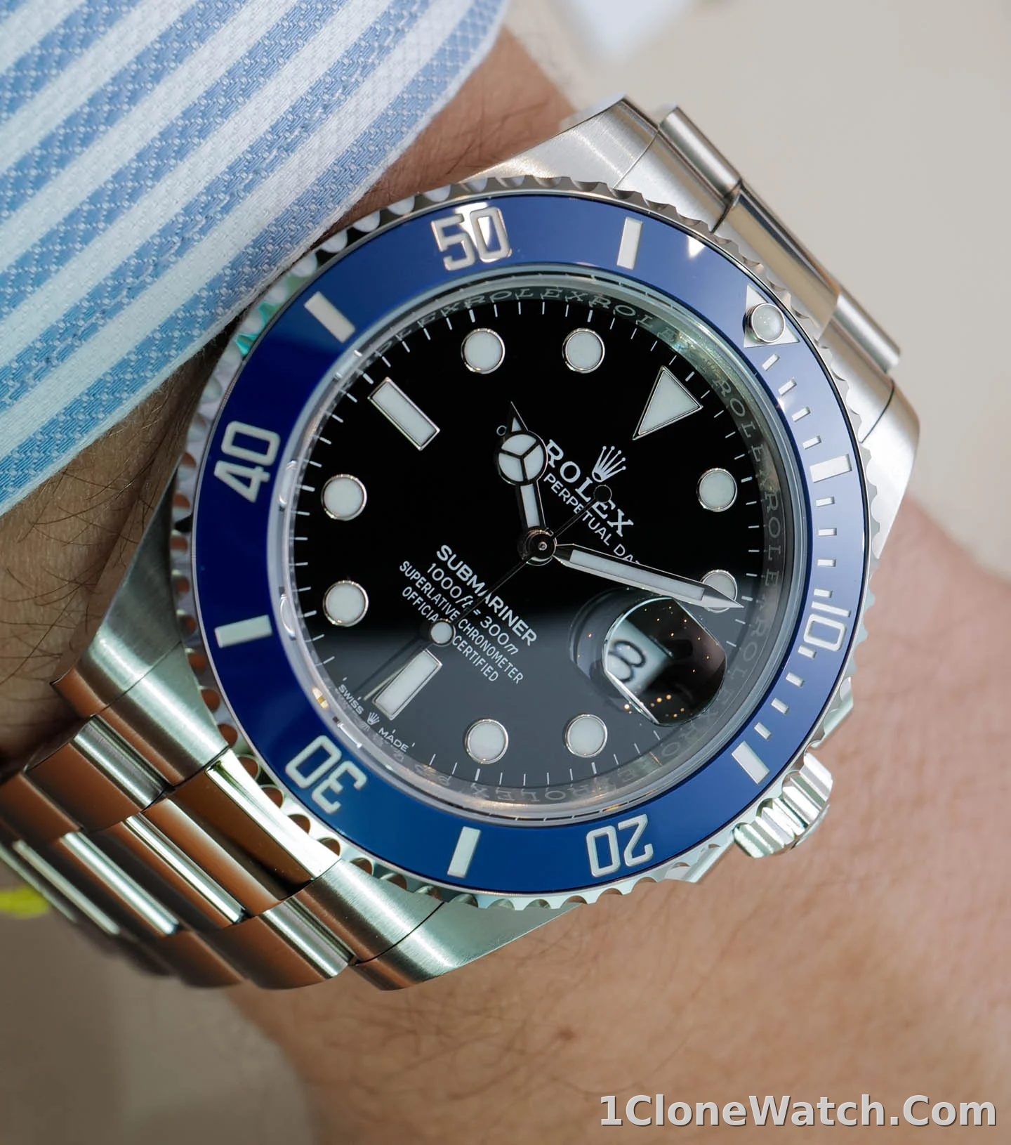 Superclone Rolex Submariner  Cookie Monster  41mm Black Dial 126619LB - detail