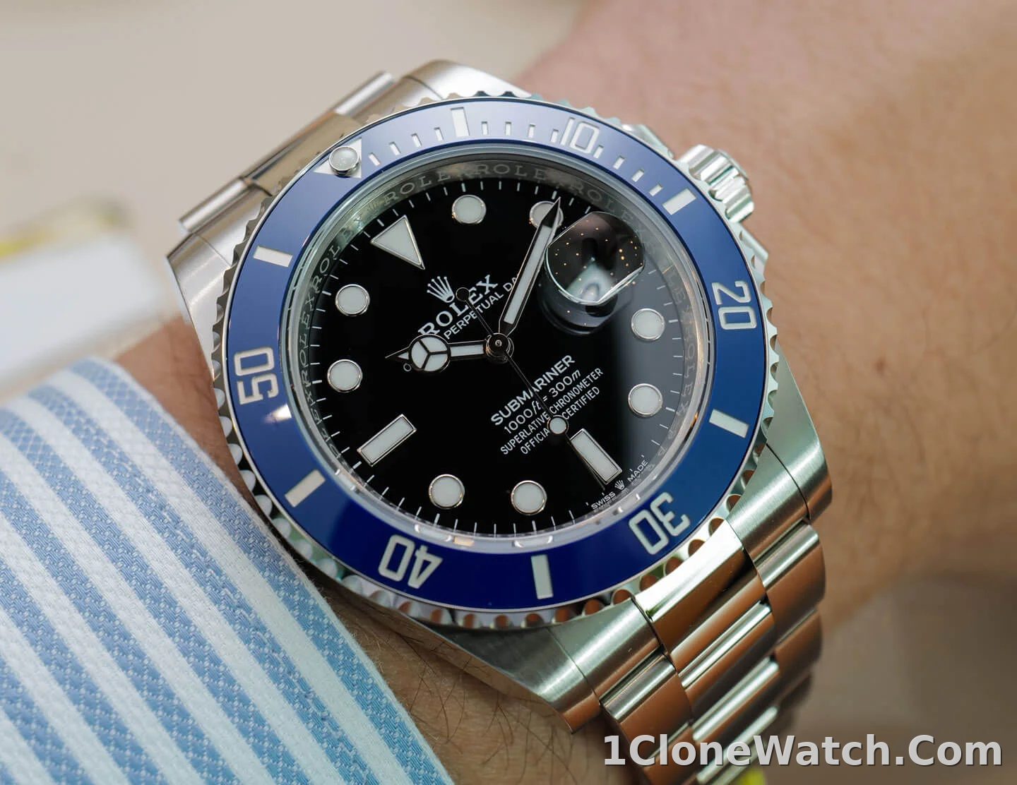 Superclone Rolex Submariner  Cookie Monster  41mm Black Dial 126619LB - detail