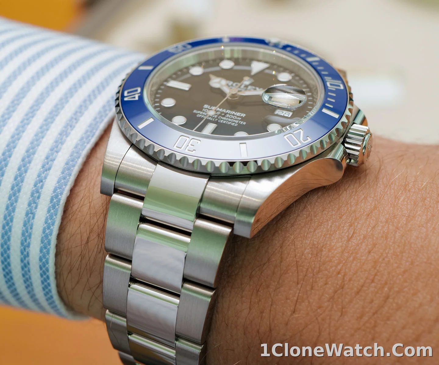 Superclone Rolex Submariner  Cookie Monster  41mm Black Dial 126619LB - detail