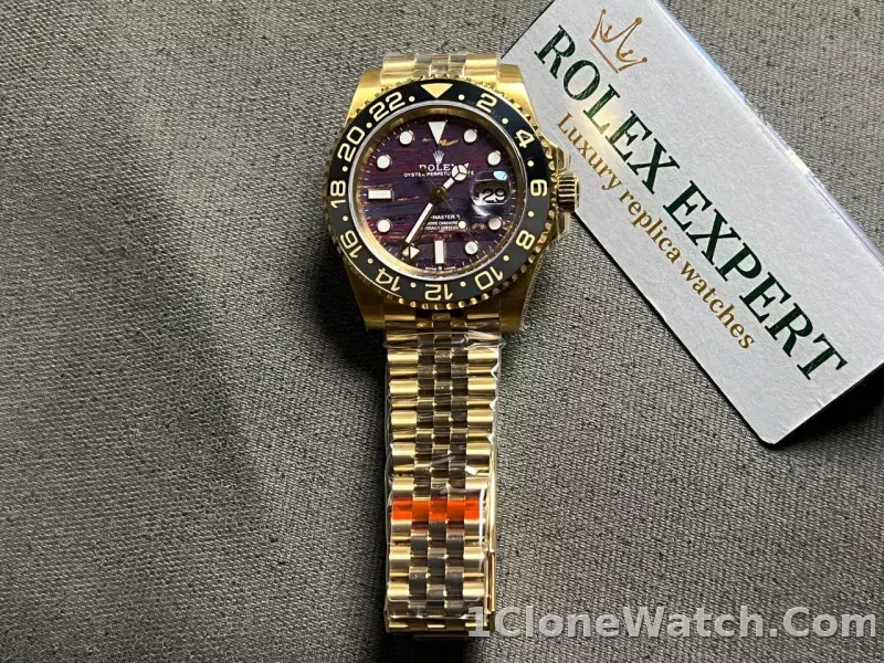 Superclone Rolex GMT-Master II 40 mm 126718GRNR Tiger Iron Dial - detail