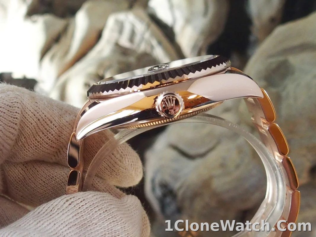 Superclone Rolex Sky-Dweller 42 mm Chocolate Dial 336935 - detail
