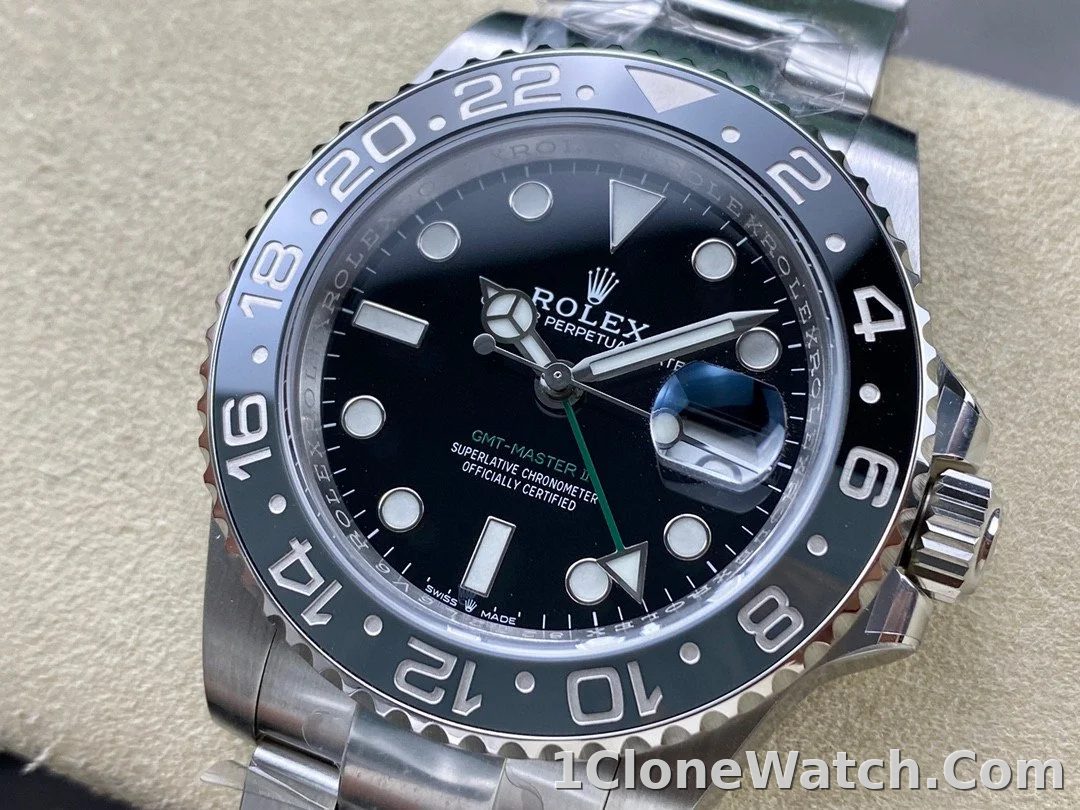 Superclone Rolex GMT-Master II 126710GRNR  Bruce Wayne  Oyster 2024 - detail