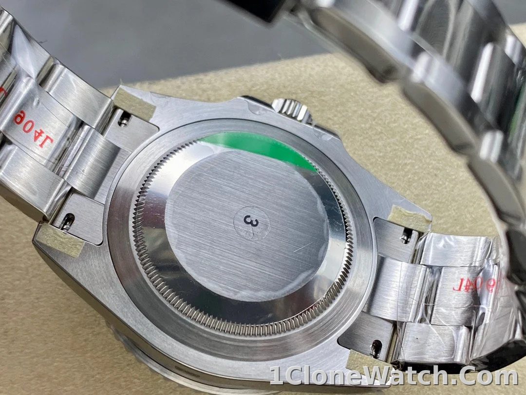 Superclone Rolex GMT-Master II 126710GRNR  Bruce Wayne  Oyster 2024 - detail
