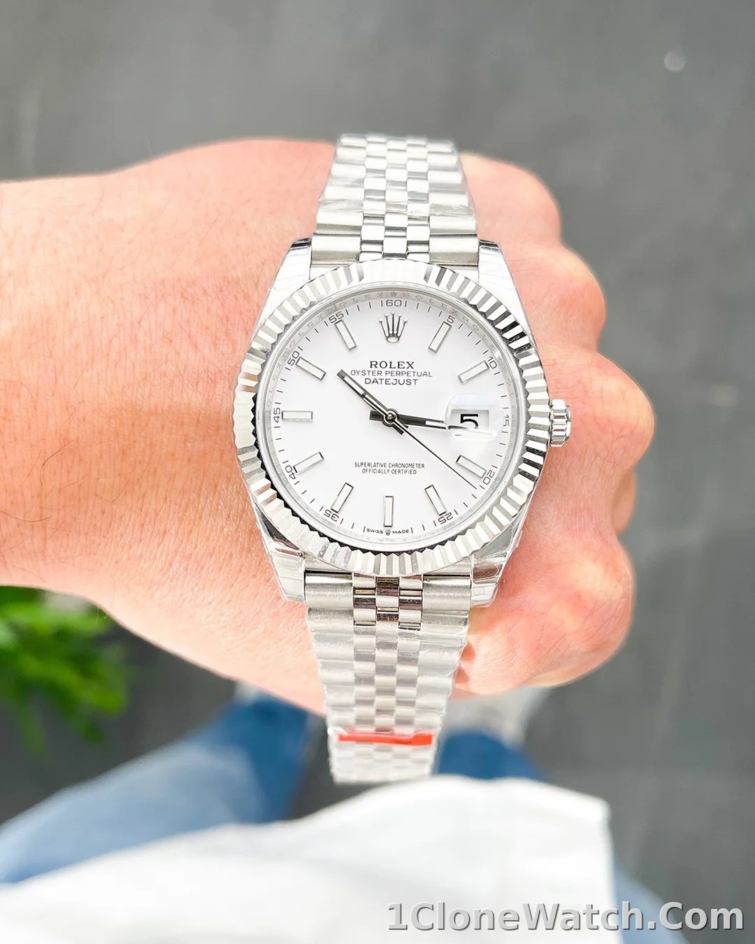 Rolex Datejust 41mm White Dial 126334 Jubilee Flutted - detail