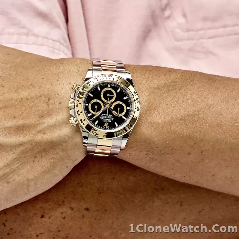 Superclone Rolex Daytona Black Dial 126503 - detail