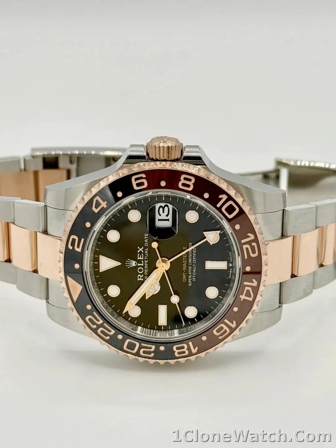 Rolex GMT-Master II Oyster 40 mm Oystersteel and Everose gold 126711CHNR - detail