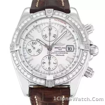 Breitling Transocean Chronograph RB0152 - detail