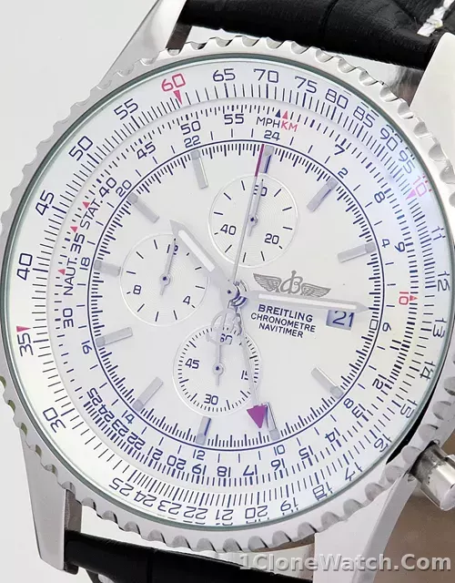 Breitling Navitimer World A24322 - detail