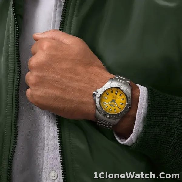 Breitling Avenger Men Automatic Yellow Stainless Steel Watch A17319101I1A1 - detail