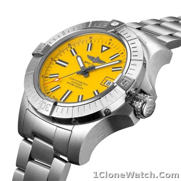 Breitling Avenger Men Automatic Yellow Stainless Steel Watch A17319101I1A1 - detail