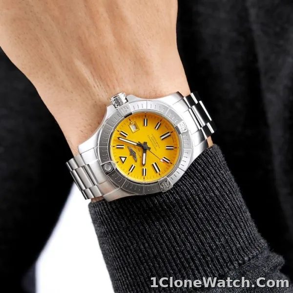 Breitling Avenger Men Automatic Yellow Stainless Steel Watch A17319101I1A1 - detail