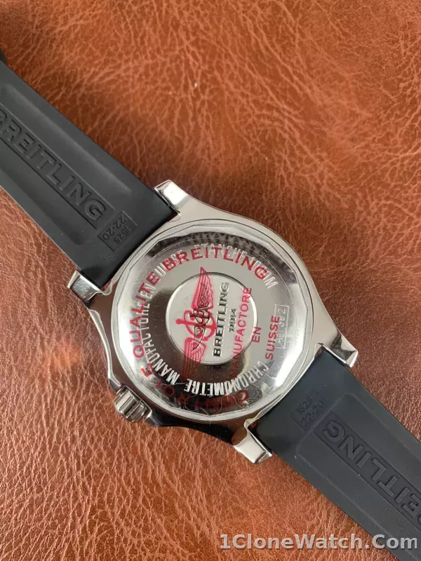 Breitling Superocean II Volcano 44 A17392D71B1S2 - detail