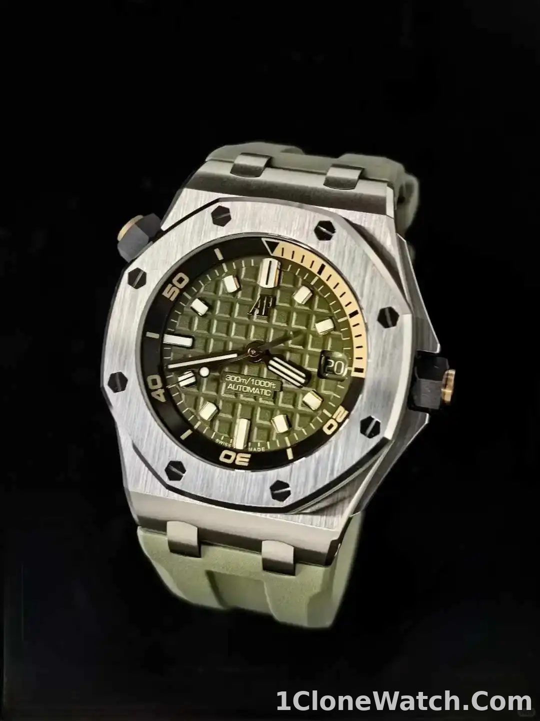 Audemars Piguet Royal Oak Offshore Diver Green 15710ST.OO.A052CA.01 - detail