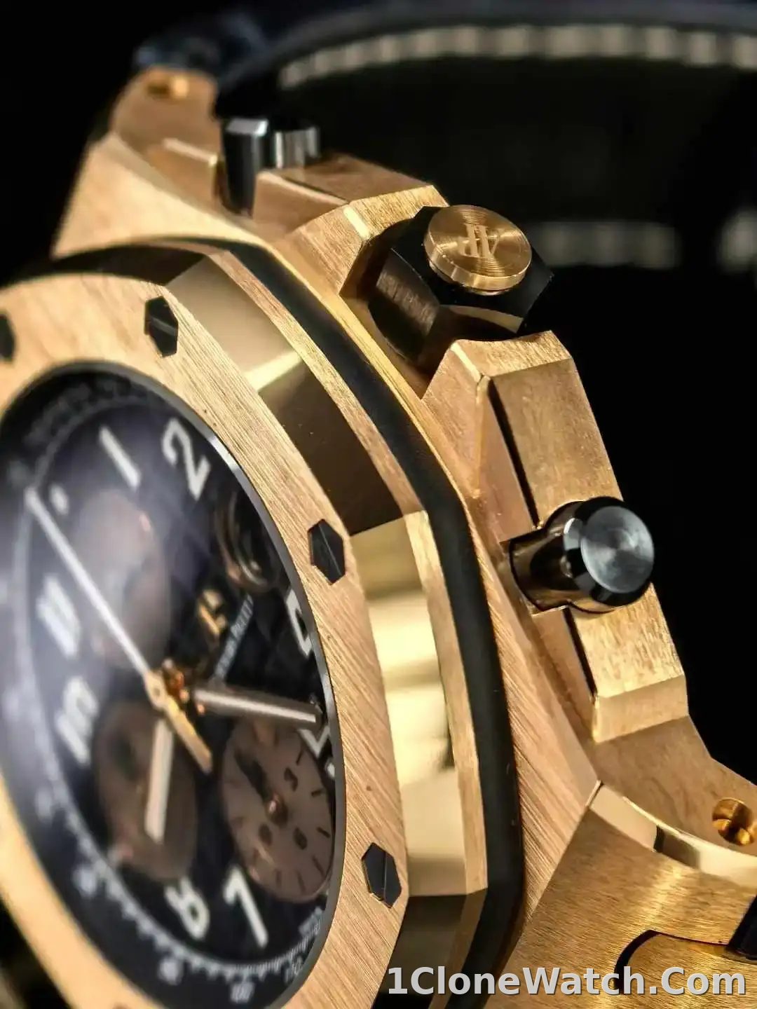 Audemars Piguet Royal Oak Offshore Selfwinding Chronograph Black, Gold 26470OR.OO.A002CR.02 - detail