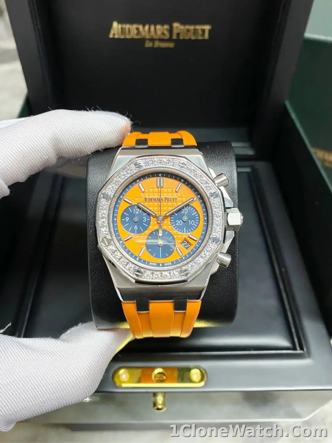 Audemars Piguet Royal Oak Offshore Selfwinding Chronograph Orange 26231ST.ZZ.D070CA.01 - detail