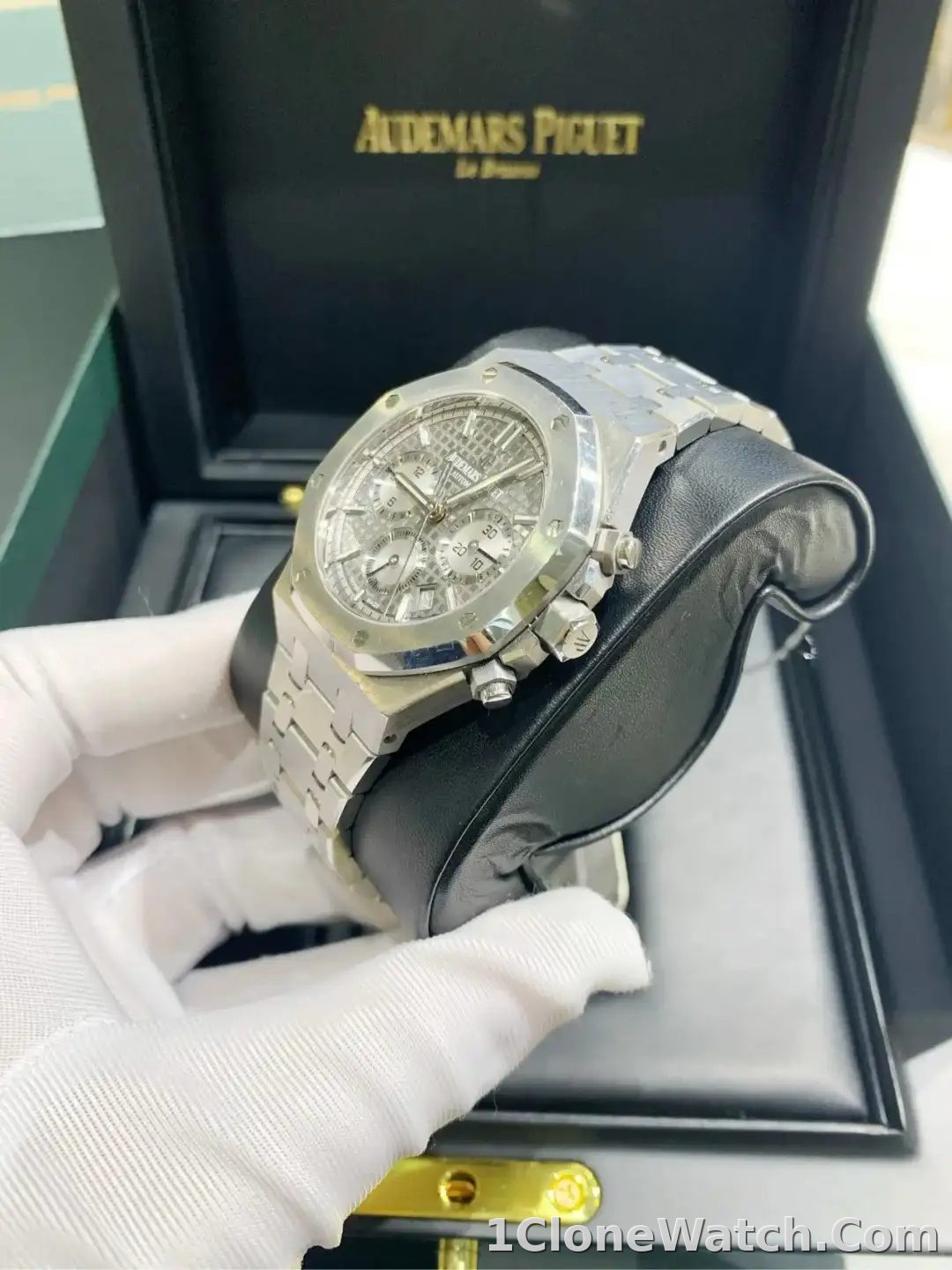 Audemars Piguet Royal Oak Offshore Selfwinding Chronograph Gray 26315ST.OO.1256ST.02 - detail