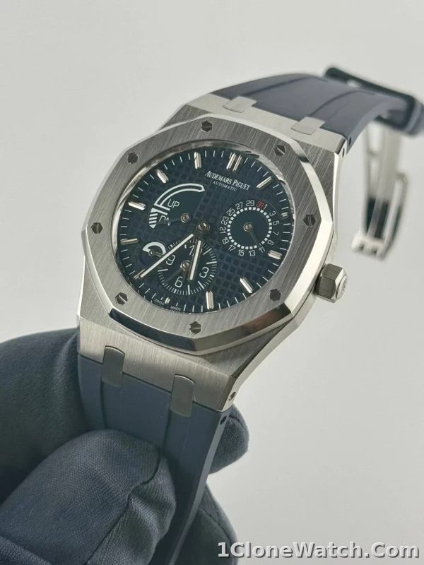 Audemars Piguet Royal Oak Dual Time Blue 26124ST.OO.D018CR.01 - detail