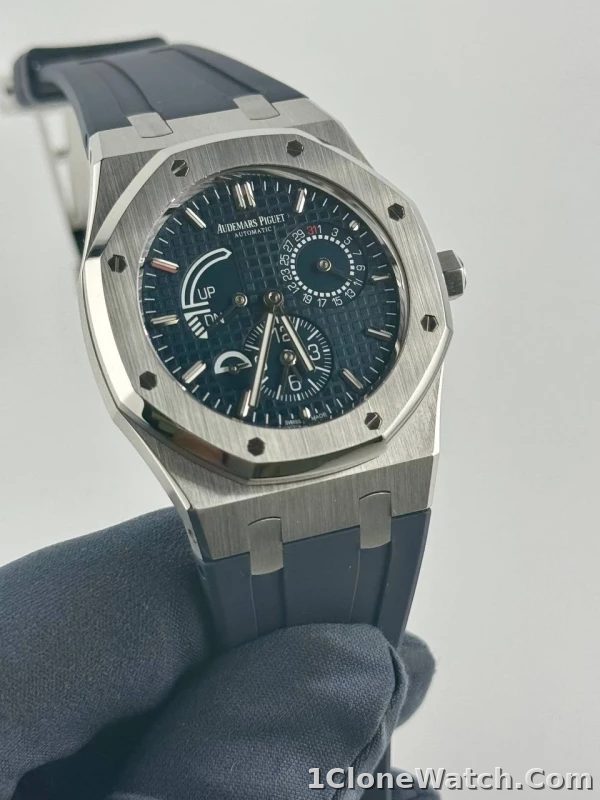 Audemars Piguet Royal Oak Dual Time Blue 26124ST.OO.D018CR.01 - detail